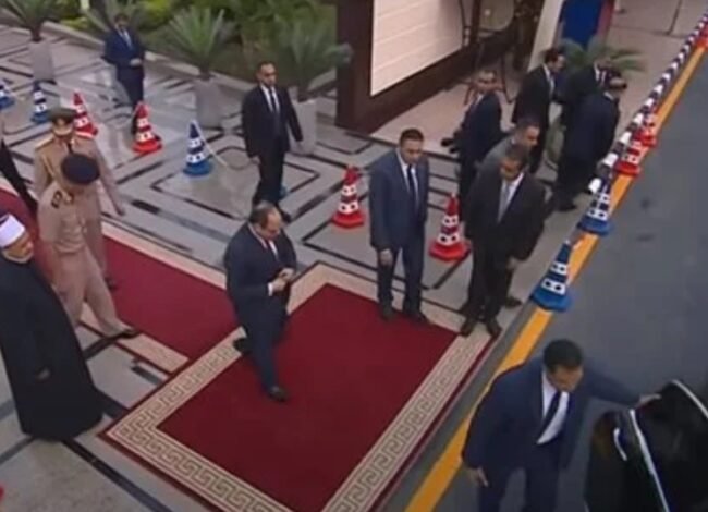 صلاة عيد الفطر في مسجد مصر بحضور الرئيس السيسي
