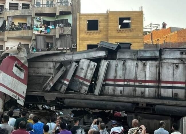 تفاصيل حادث قطار الزقازيق وعدد الضحايا - هنا مصر