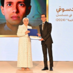 تكريم طه دسوقي من قرينة الرئيس