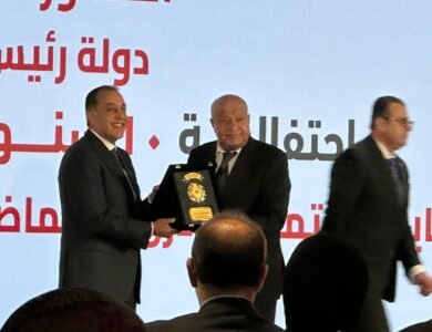 مدبولي يكرم علي المصليحي