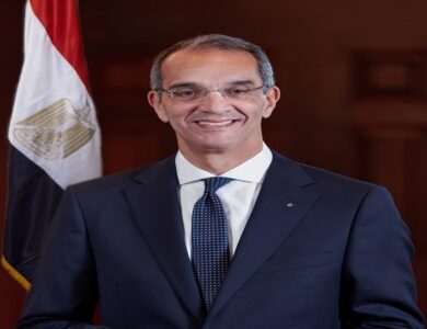 وزير الاتصالات الدكتور عمرو طلعت