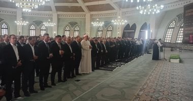 رئيس الوزراء يشارك في تشييع جثمان وزير التموين السابق علي المصيلحي