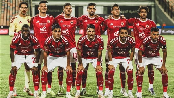 فريق النادي الآهلي في مواجهة المحلةفي الجولة الرابعة من بطولة الدوري المصري الممتاز موسم 2025-2026.