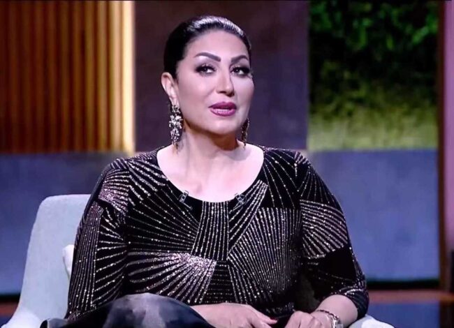 الفنانة وفاء عامر