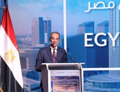الدكتور عمرو طلعت وزير الاتصالات