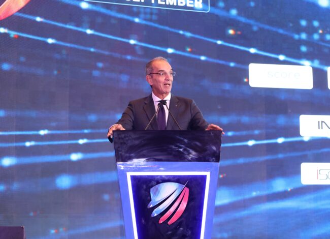 وزير الاتصالات
