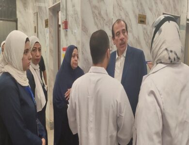 نائب وزير الصحة في زيارة مفاجئة لمستشفى حلوان العام