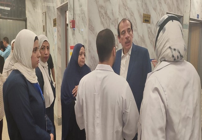 نائب وزير الصحة في زيارة مفاجئة لمستشفى حلوان العام
