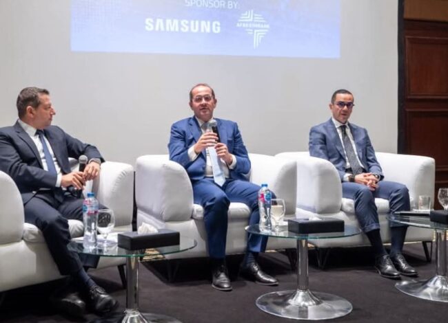 وزير المالة والاستثمار في حوار مع المصدرين