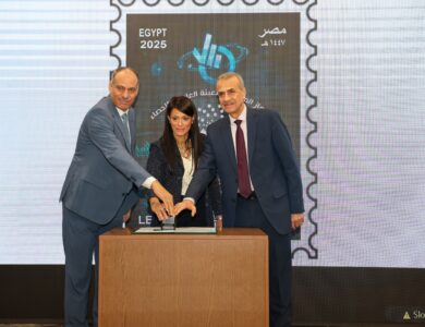 "البريد المصري" يصدر طابعًا تذكاريًا بمناسبة "اليوم العالمي للإحصاء"