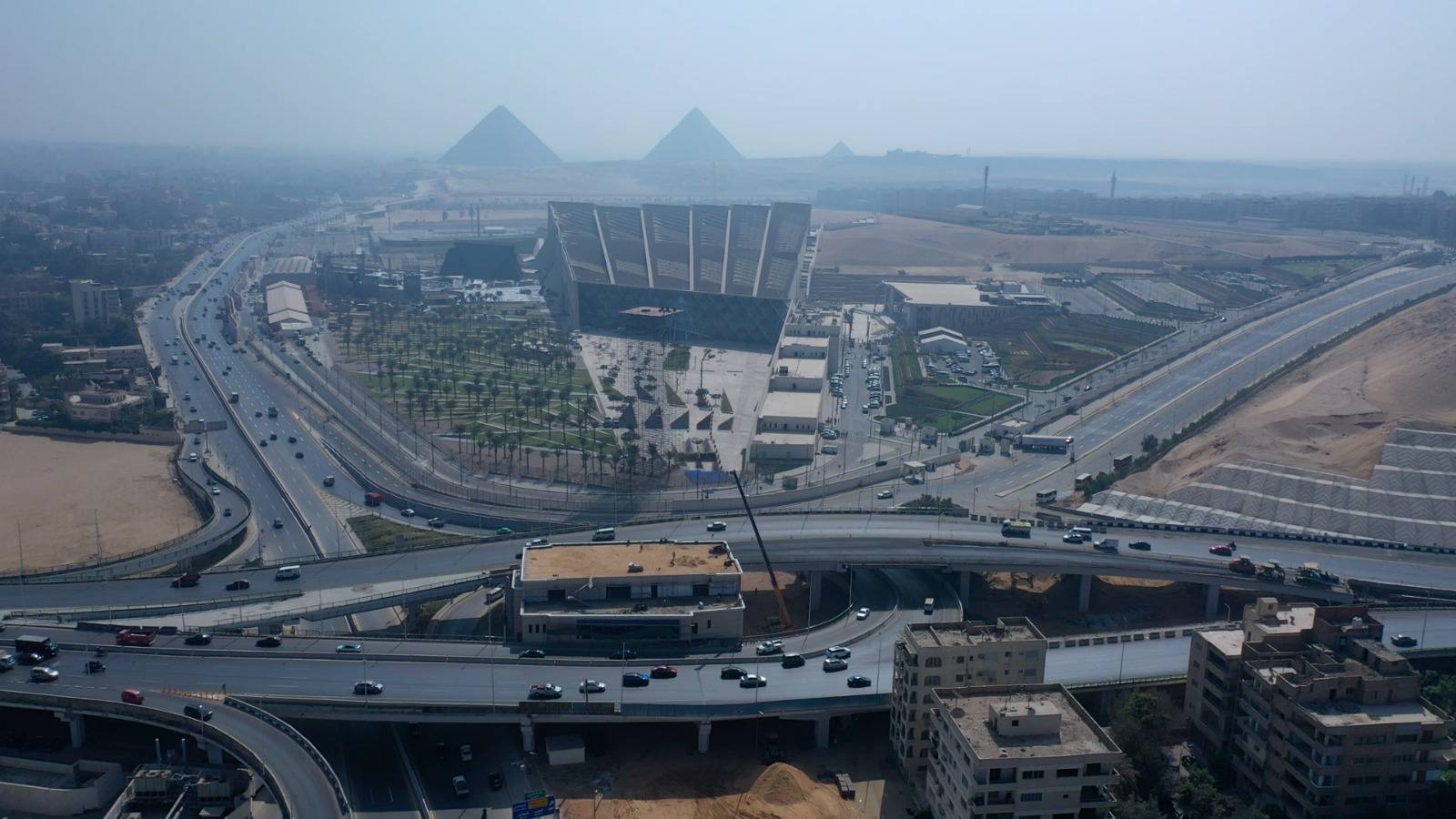 المنطقة المحيطة بالمتحف المصري الكبير