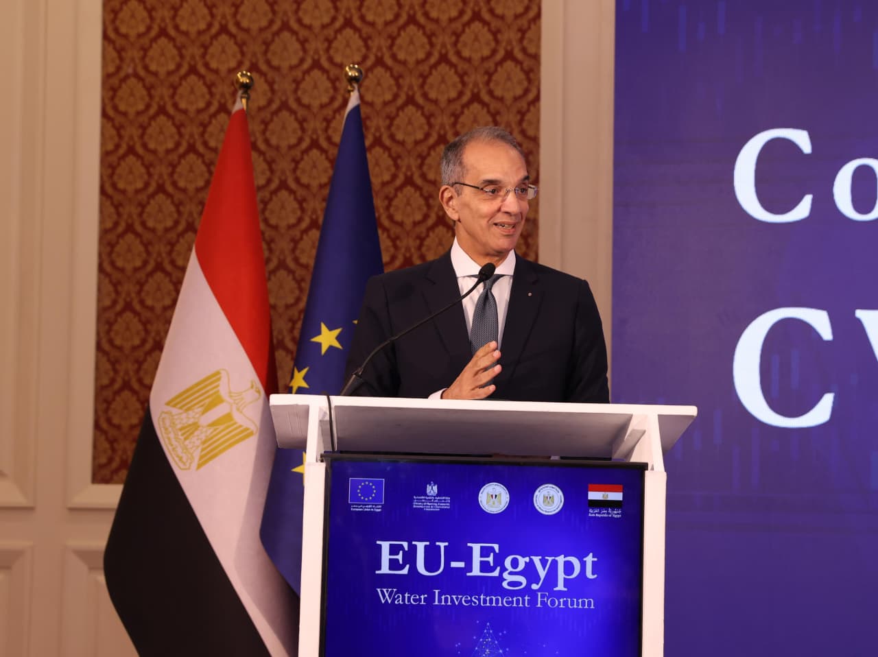 الدكتور عمرو طلعت وزير الاتصالات وتكنولوجيا المعلومات