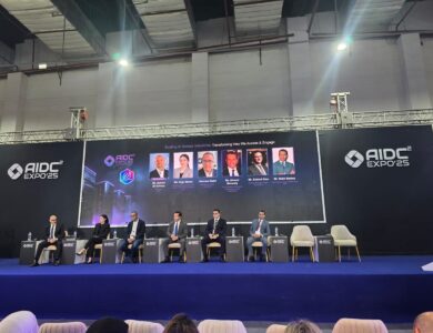 جلسة نقاضية حول وسيع نطاق الذكاء الاصطناعي عبر الصناعات في Cairo ICT 2025