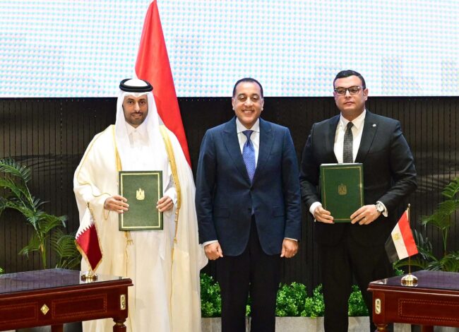 توقيع شراكة استثمارية مصرية قطرية لتنمية وتطوير منطقة "علم الروم" بمطروح