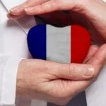 الجمود السياسي والصحي في فرنسا يمنع تبني البدائل الفعالة ويفاقم أزمة التدخين