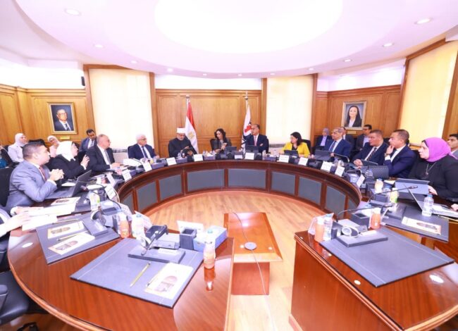 وزيرة التضامن الاجتماعي تترأس اجتماع مجلس إدارة بنك ناصر الاجتماعي