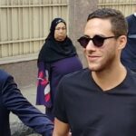 رمضان صبحي في طريقه إلى المحكمة