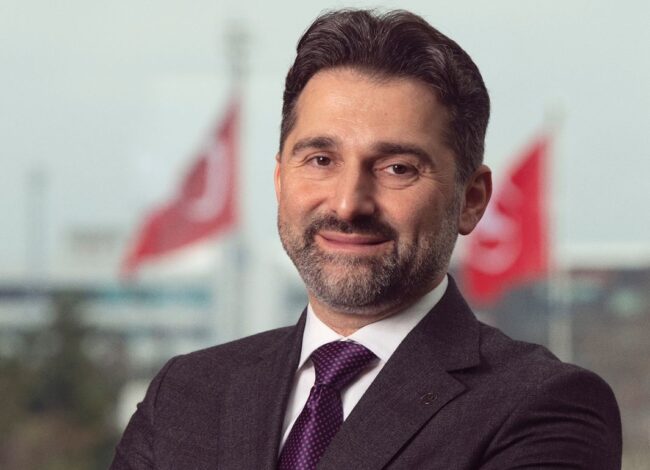 د. مراد شيكر، المدير المالي وعضو مجلس الإدارة واللجنة التنفيذية في الخطوط الجوية التركية