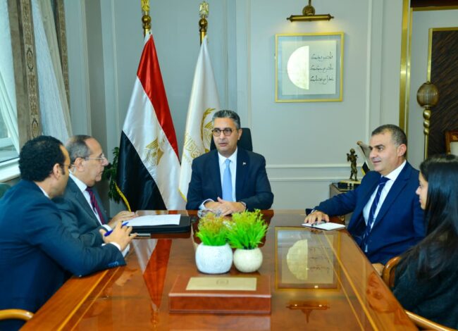 أعلنت وزارة التموين والتجارة الداخلية عن طرح الزيوت الحره من إنتاج الشركة القابضة للصناعات الغذائية