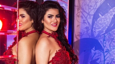 الفنانة ياسمينا المصري