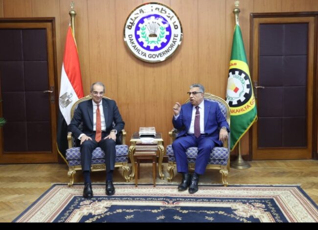 وزير الاتصالات يزور مقر شركة القمم qTech بمدينة المنصورة