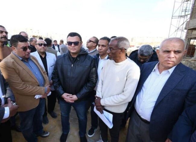 المهندس شريف الشربيني وزير الإسكان يتفقد مشروع سكن مصر