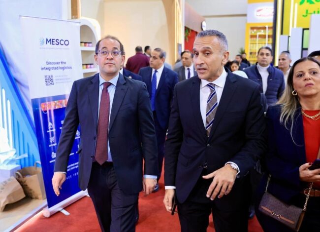 زيارة وزير المالية لمعرض فود أفريكا