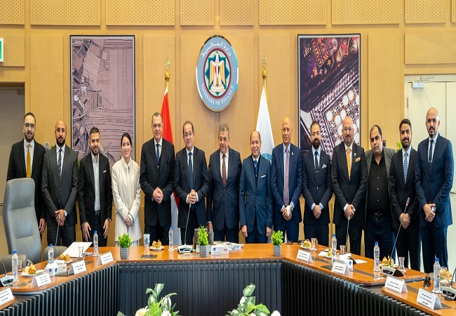 أحمد كجوك وزير المالية في لقاء مع مطورين عقاريين