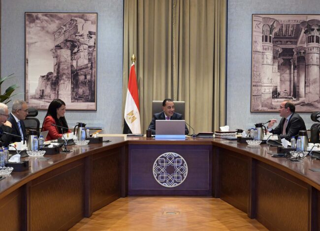 اجتماع الحكومة لمتابعة جهود لجنة إصلاح وإعادة هيكلة الهيئات الاقتصادية