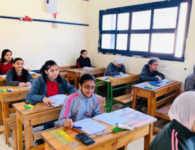 حذرت المديريات التعليمية طلاب الصف الثالث الإعدادي الذين لم يقوموا حتى الآن بتسجيل استمارة التقدم لامتحانات نصف العام، من التأخر في استكمال بياناتهم الإلكترونية. حيث أكدت أن تسجيل الاستمارة شرط أساسي لدخول الامتحانات،