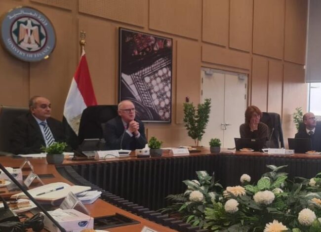نائب وزير المالية فى اجتماع اللجنة التنسيقية لتطوير إدارة المالية العامة مع ممثلى منظمات التمويل الدولية