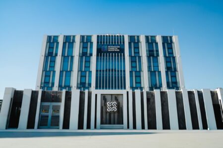 "أدينيا بارتنرز" تستحوذ على "باركفيل للأدوية"