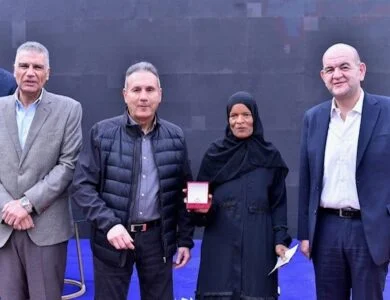 "البنك الأهلي" يسلم عددًا من البيوت والمشروعات الصغيرة للمستفيدين في أسوان