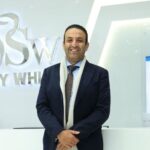 "شايني وايت"