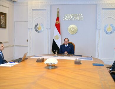 اجتماع الرئيس السيسي مع رئيس هيئة قناة السويس