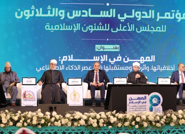 عمرو طلعت وزير الاتصالات