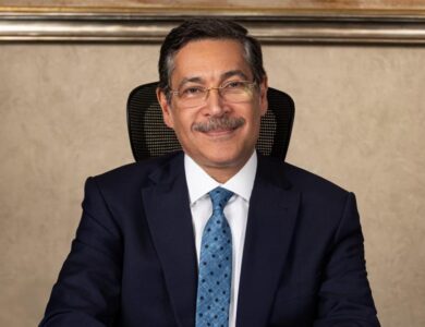 حسن غانم الرئيس التنفيذي العضو المنتدب لبنك التعمير والإسكان