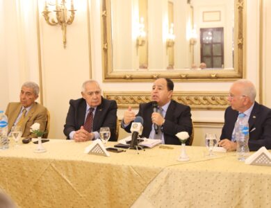 د. محمد معيط خلال ندوة نادي السيارات والرحلات المصري