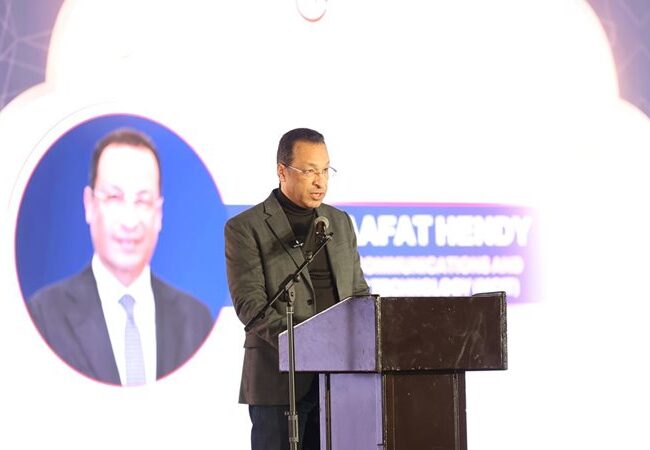 المهندس رأفت هندي وزير الاتصالات وتكنولوجيا المعلومات