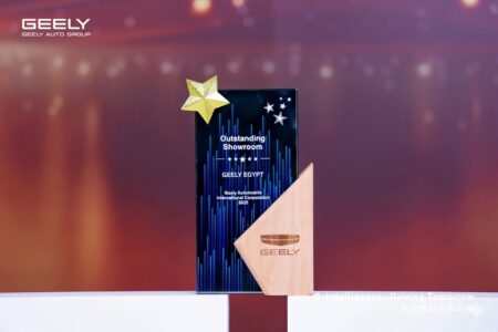 "أوتوموبيلتي" تحصد جائزة أفضل صالة عرض لسيارات "جيلي" عالميًا 