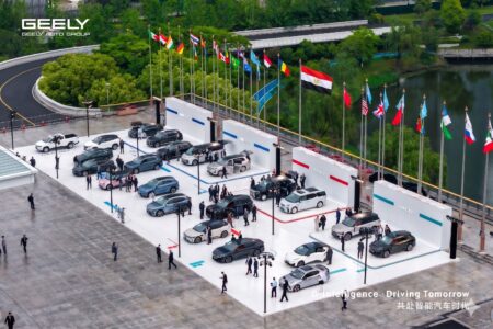 "أوتوموبيلتي" تحصد جائزة أفضل صالة عرض لسيارات "جيلي" عالميًا 