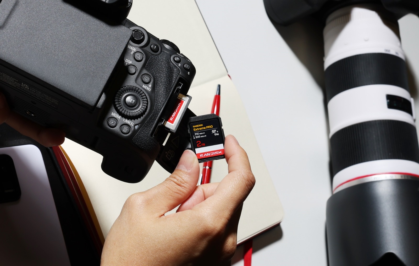 SanDisk تكشف عن أحدث جيل من بطاقات الذاكرة الاحترافية