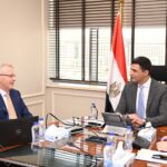 وزير الصناعة: توطين صناعة السيارات لتعزيز الإنتاج المحلي