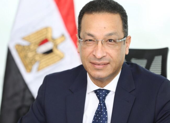رأفت هندي وزير الاتصالات وتكنولوجيا المعلومات