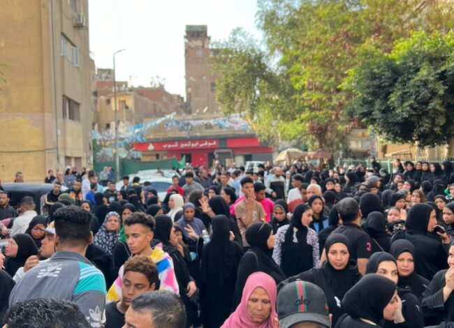 انهيار وبكاء في وداع ضحايا مصنع الزاوية الحمراء.. مشاهد مؤثرة تودّع الفتيات