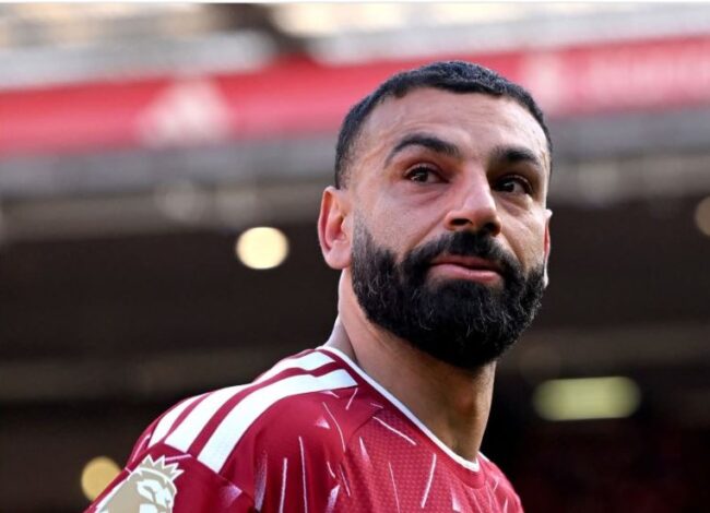 محمد صلاح يبكي في وداع ملعب أنفيلد وجماهير ليفربول