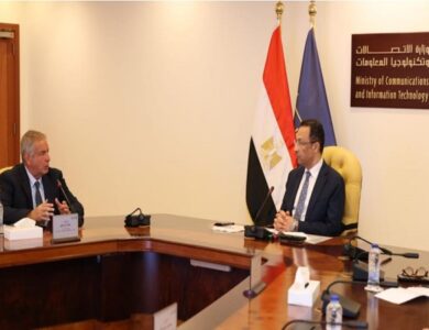 وزير الاتصالات وتكنولوجيا المعلومات مع غرفة صناعة تكنولوجيا المعلومات والاتصالات