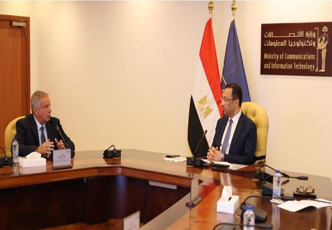 وزير الاتصالات وتكنولوجيا المعلومات مع غرفة صناعة تكنولوجيا المعلومات والاتصالات
