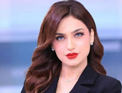 الإعلامية ياسمين عز