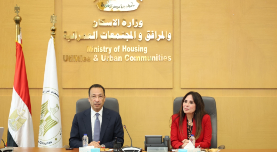اجتماع وزير الاتصالات مع وزيرة الإسكان